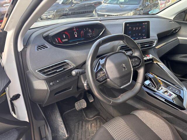 PEUGEOT 3008 ACTIVE 1.5 BLUE HDI AUTO SPANISH LHD IN SPAIN 81000 MILES 2022